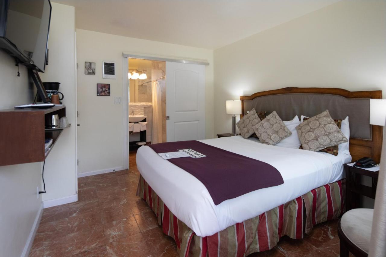 The Vendange Carmel Inn & Suites Екстер'єр фото