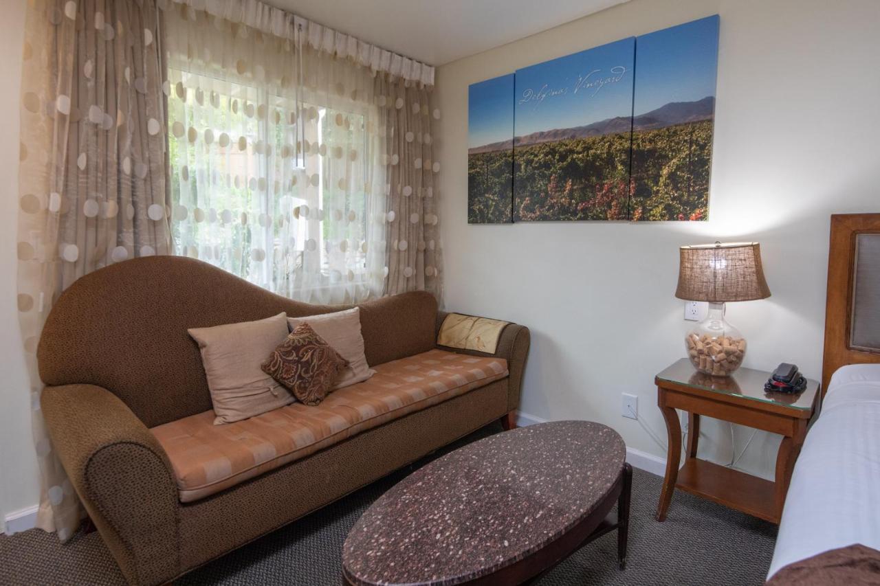The Vendange Carmel Inn & Suites Екстер'єр фото