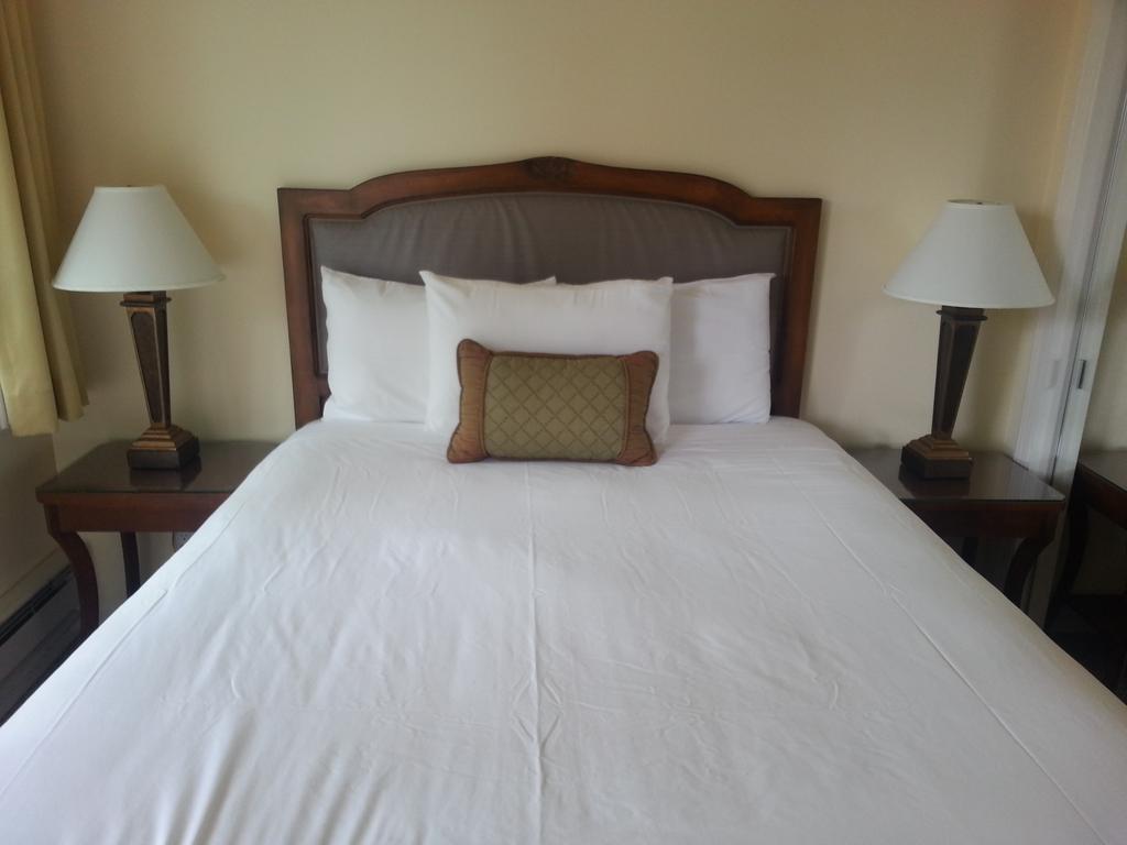 The Vendange Carmel Inn & Suites Номер фото