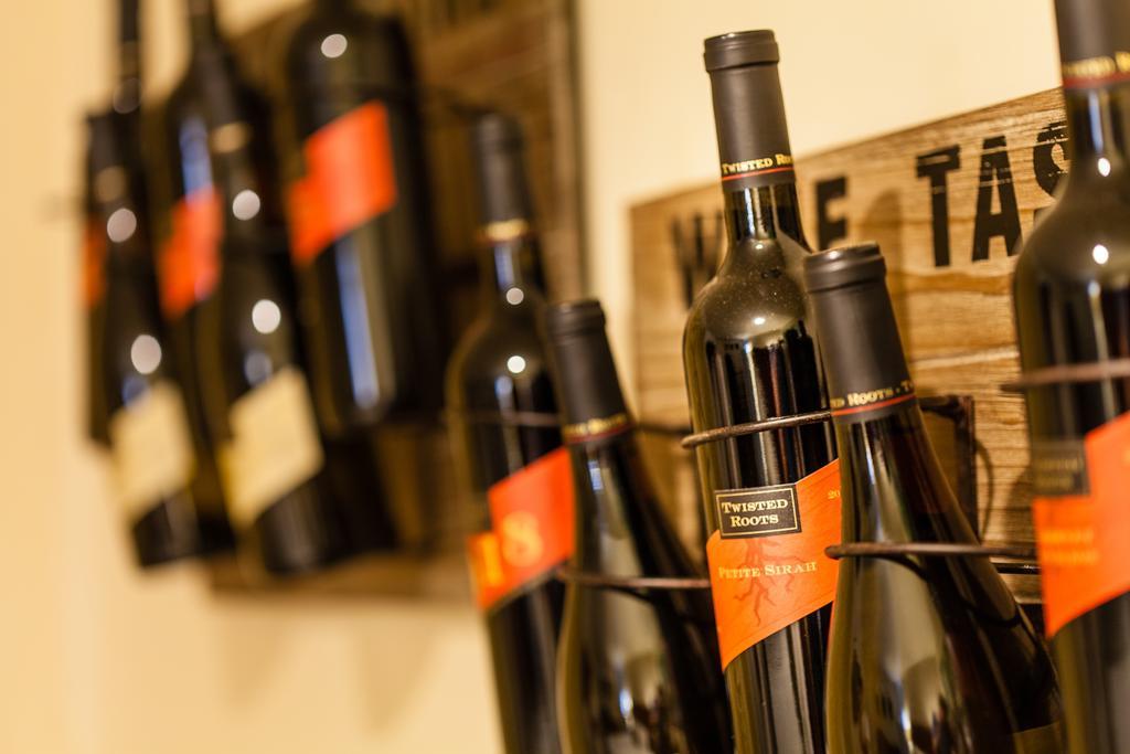 The Vendange Carmel Inn & Suites Екстер'єр фото