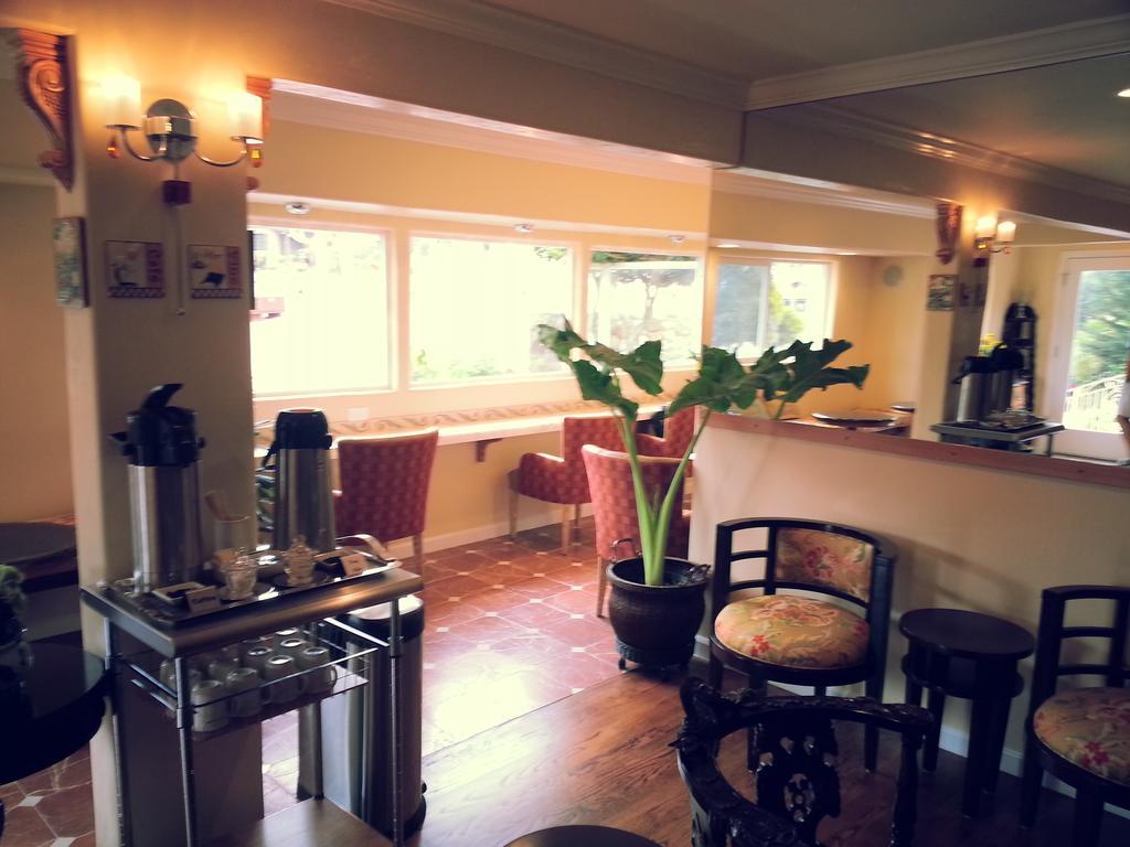 The Vendange Carmel Inn & Suites Екстер'єр фото